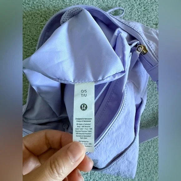 Lululemon Slouchy Sling Bag 6L Lavender Frost - Picture 6 of 7